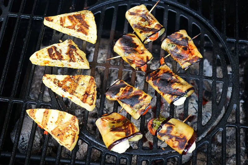 Grillattua tofua ja munakoiso-halloumnyyttejä