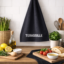 Terassille keittiöpyyhe / pikkupyyhe valkoisella tekstillä (kesäkeittiöön, mökille, veneelle, asuntoautoon/asuntovaunuun)