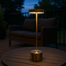 UUTTA! Seled - Ladattava pöytälamppu messinki/kulta – tunnelmaa ilman johtoa ja kevyt ottaa mukaan vaikka piknik-retkelle / veneilemään / karavaanarille / mökille