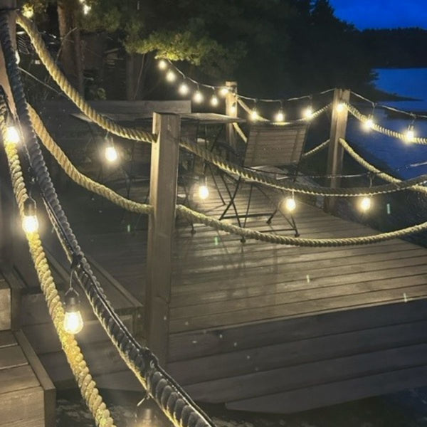 SELED ULKOVALOSARJA /VALOKETJU ULKOKÄYTTÖÖN VAIHDETTAVILLA E27 LED -LAMPUILLA. 5m / 10 lamppua