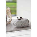 Fanni K Home Stories Ovistoppari Luoto kivi