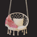 Riipputuoli luonnonvalkoinen + kaupan päälle pehmusteet 2kpl (luonnonvalkoiset). Nämä trendikkäät boho riipputuolit sopivat terassille, parvekkeelle ja sisälle.