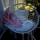 Jättipyyhe vai sisustusviltti  – Punainen viltti terassille ja piknikille (140x170 cm) - Monikäyttöinen ja kevyt pyyhe toimii reissukumppanina ja kodin sekä terassin sisustamiseen.