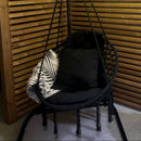 Riipputuoli musta + kaupan päälle pehmusteet 2kpl (mustat). Nämä trendikkäät boho riipputuolit sopivat terassille, parvekkeelle ja sisälle. (Ei sisällä telinettä)