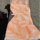 Jättipyyhe vai sisustusviltti  – Oranssi viltti terassille ja piknikille (140x170 cm) - Monikäyttöinen ja kevyt pyyhe toimii reissukumppanina ja kodin sekä terassin sisustamiseen.