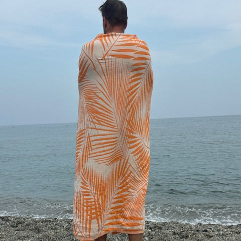 Toscana Jättipyyhe / rantapyyhe / torkkupeitto – Oranssi viltti terassille ja piknikille (140x170 cm) - Monikäyttöinen ja kevyt pyyhe toimii reissukumppanina ja kodin sekä terassin sisustamiseen.