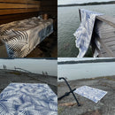 Jättipyyhe vai sisustusviltti  – Sininen viltti terassille ja piknikille (140x170 cm) - Monikäyttöinen ja kevyt pyyhe toimii reissukumppanina ja kodin sekä terassin sisustamiseen.