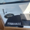 Terassille keittiöpyyhe / pikkupyyhe valkoisella tekstillä (kesäkeittiöön, mökille, veneelle, asuntoautoon/asuntovaunuun)