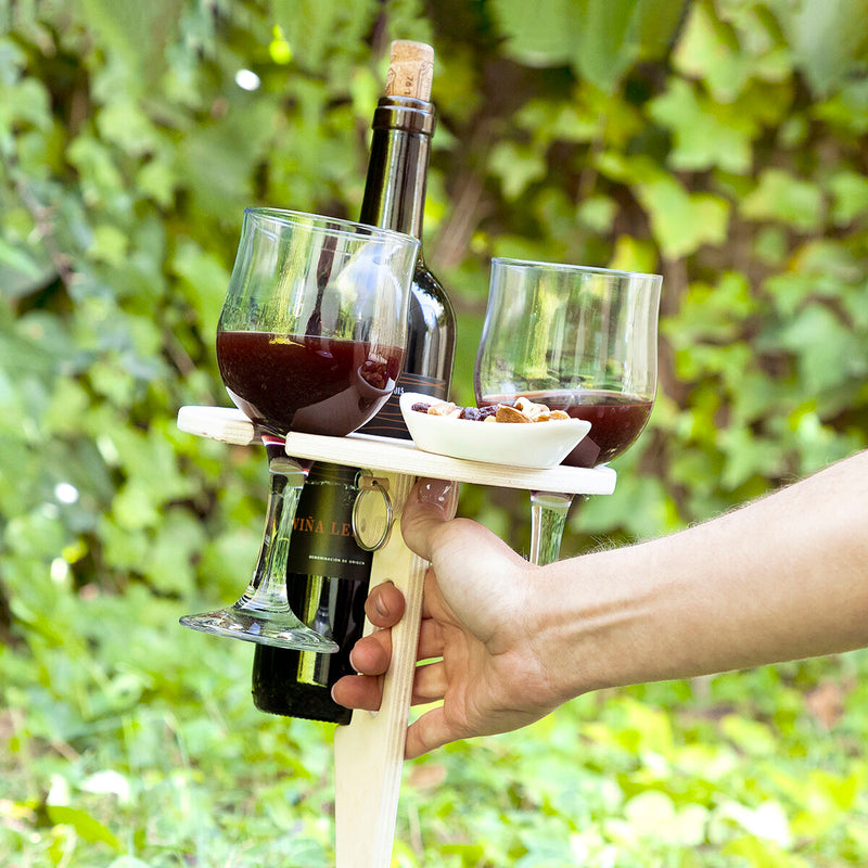 Taitettava ja kannettava viinipöytä ulkokäyttöön