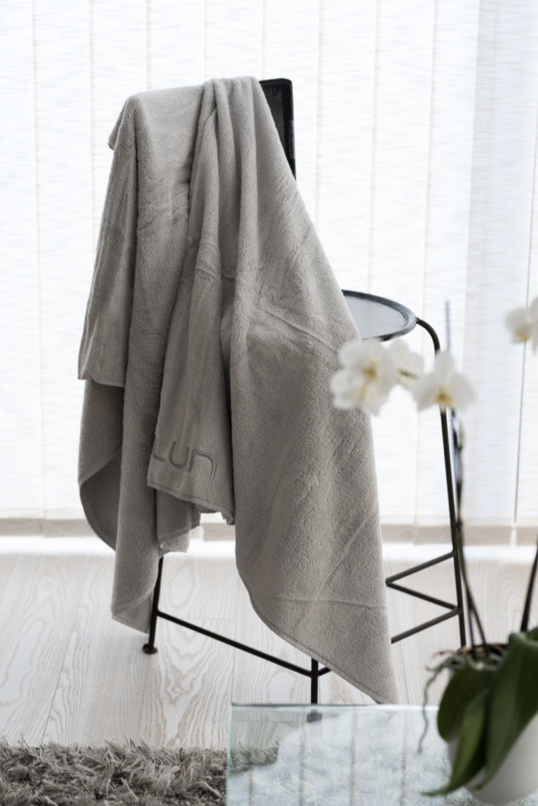 Luin Living - Grandepyyhe 100×180cm Pearl Grey