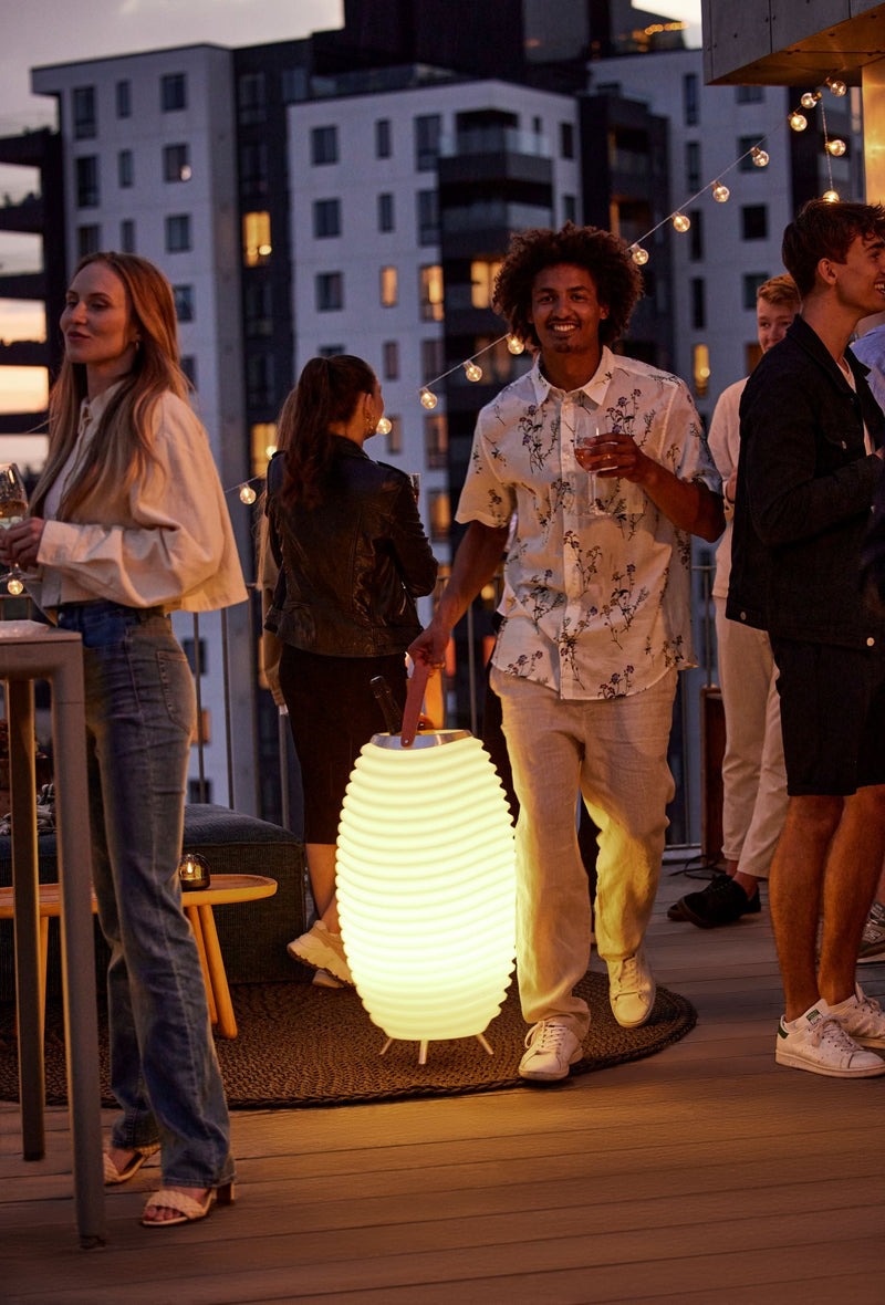 Kooduu Synergy 35 terassivalaisin kaiuttimella ja coolerilla