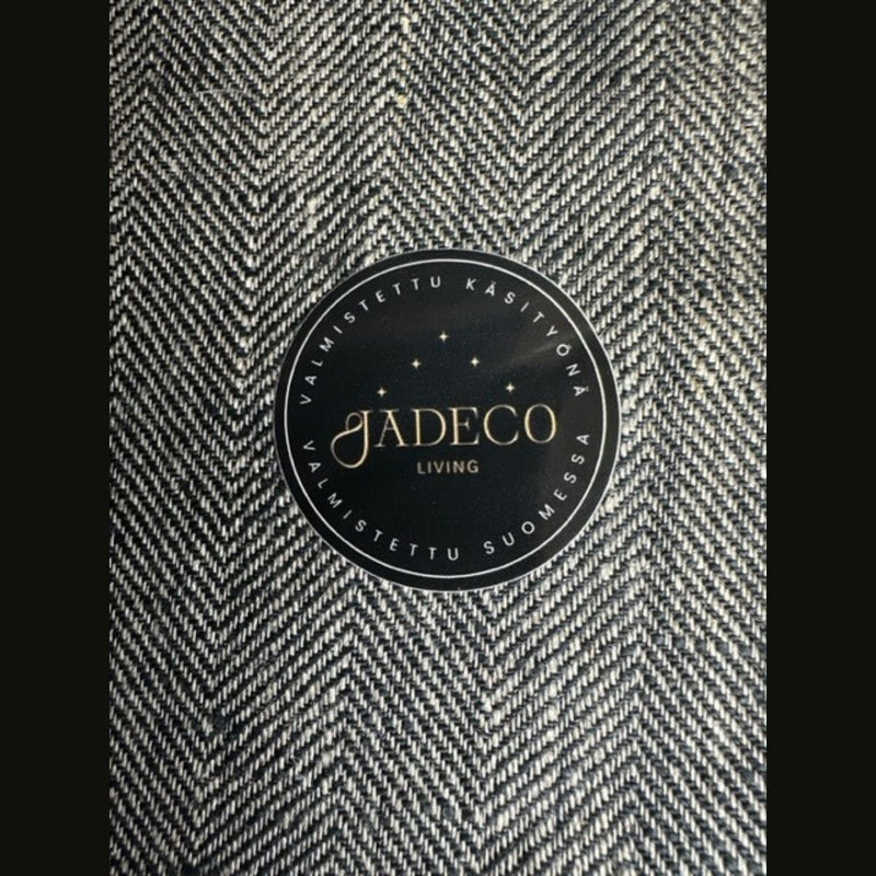 Jadeco Living - Saunatyyny musta-harmaa (kalanruoto) 25 x 45 cm